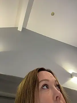 Snapshot of LunaMae0x0 chatting on March 10, 12:31 pm LunaMae0x0 online show from March 10, 12:31 pm