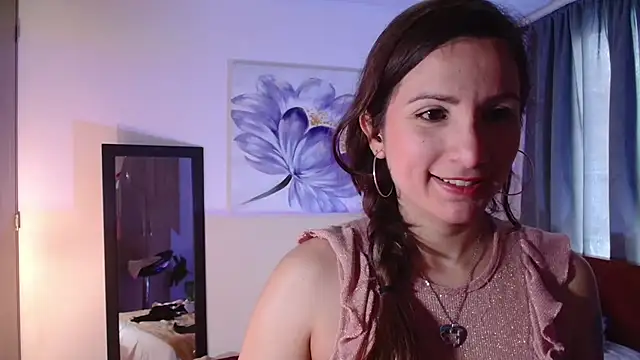 vanessabrown  online show from March 7, 5:06 pm