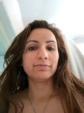 vanessabrown  online show from April 20, 5:14 pm