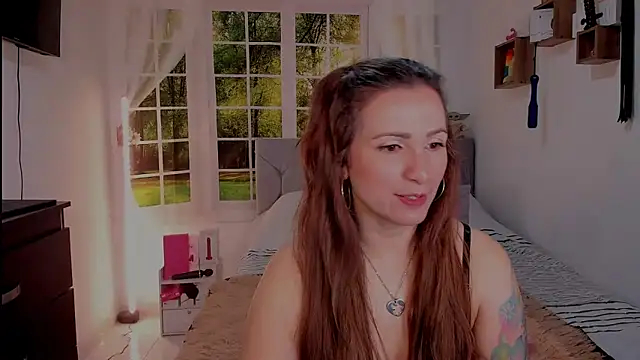 vanessabrown  online show from June 1, 4:06 pm