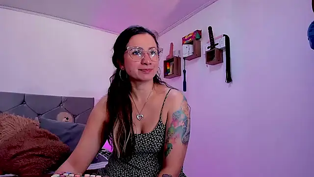 vanessabrown  online show from November 29, 3:56 pm