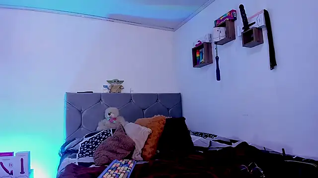 vanessabrown  online show from February 5, 3:30 pm