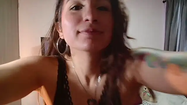 vanessabrown  online show from March 3, 2:28 pm