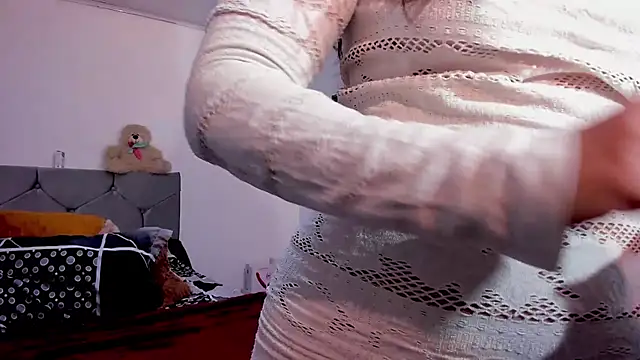 vanessabrown  online show from October 31, 3:08 pm