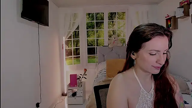 vanessabrown  online show from May 11, 3:07 pm