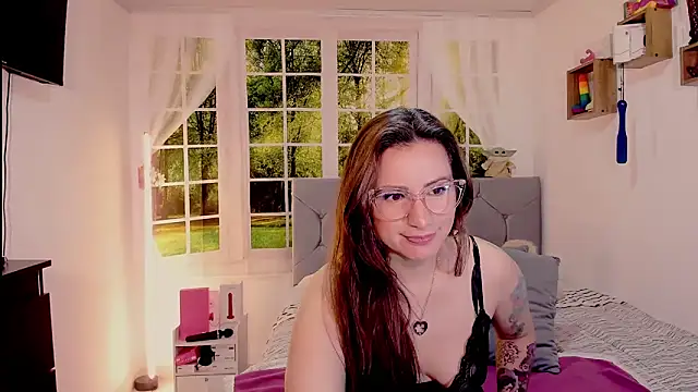 Snapshot of vanessabrown_ chatting on June 15, 4:17 pm vanessabrown online show from June 15, 4:17 pm