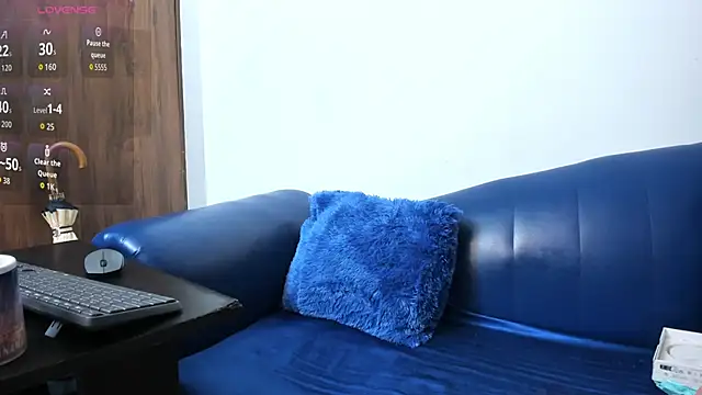 Snapshot of Mature_Skinny chatting on November 10, 1:49 pm Mature Skinny online show from November 10, 1:49 pm