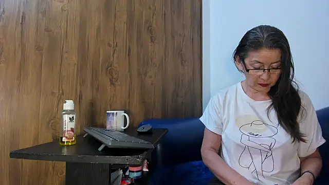 Mature Skinny online show from December 21, 3:30 am