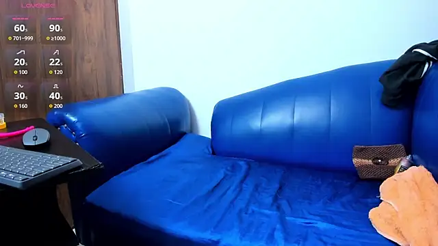 Snapshot of Mature_Skinny chatting on October 8, 12:39 pm Mature Skinny online show from October 8, 12:39 pm