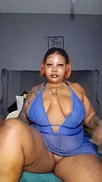 Snapshot of PearlSexxy69 chatting on June 10, 3:19 am PearlSexxy69 online show from June 10, 3:19 am