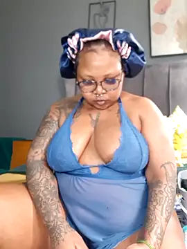 PearlSexxy69 online show from October 15, 7:05 am