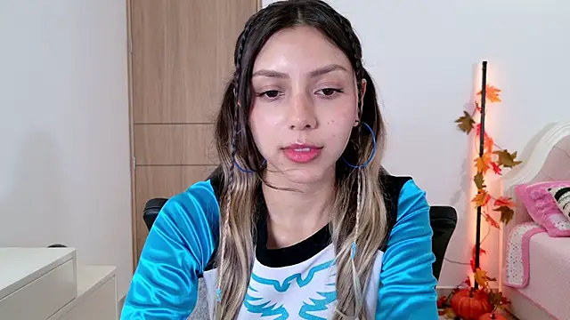 Snapshot of Sensualtease chatting on September 27, 12:50 am Sensualtease online show from September 27, 12:50 am