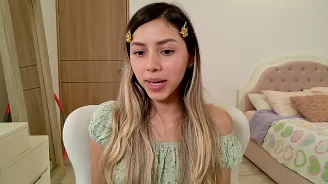 Snapshot of Sensualtease chatting on January 23, 1:08 am Sensualtease online show from January 23, 1:08 am