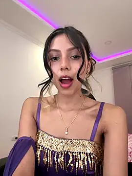 Snapshot of Sensualtease chatting on October 17, 10:44 pm Sensualtease online show from October 17, 10:44 pm
