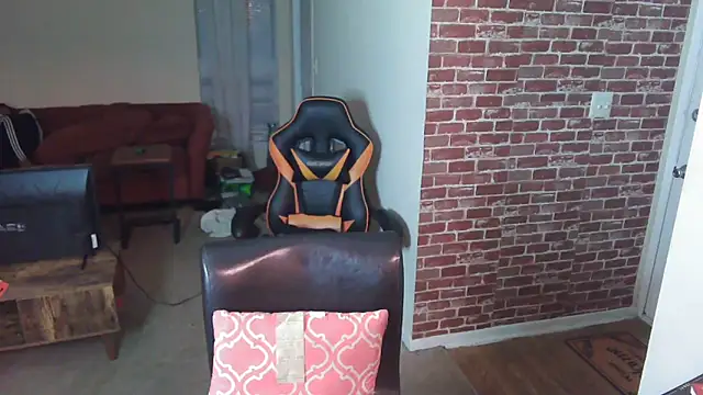 EntitledMistress online show from December 18, 10:35 pm