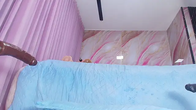 sofi decker online show from July 16, 3:03 am