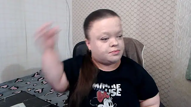 Janiffer MiMi online show from May 11, 4:04 pm