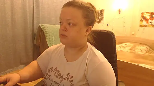 Snapshot of Janiffer_MiMi chatting on February 19, 5:49 pm Janiffer MiMi online show from February 19, 5:49 pm
