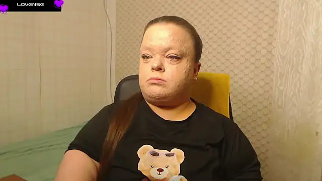 Janiffer MiMi online show from April 7, 5:48 pm