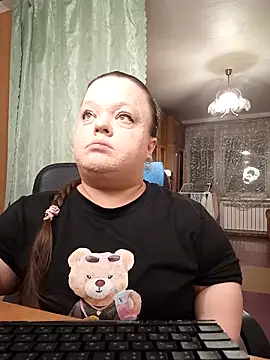 Janiffer MiMi online show from April 28, 5:39 pm