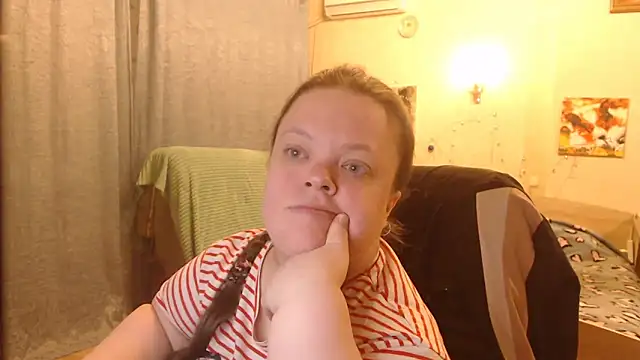 Snapshot of Janiffer_MiMi chatting on February 13, 10:33 pm Janiffer MiMi online show from February 13, 10:33 pm