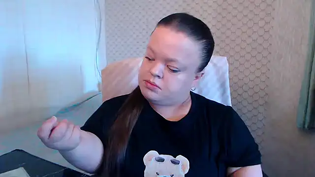 Snapshot of Janiffer_MiMi chatting on June 20, 2:22 pm Janiffer MiMi online show from June 20, 2:22 pm