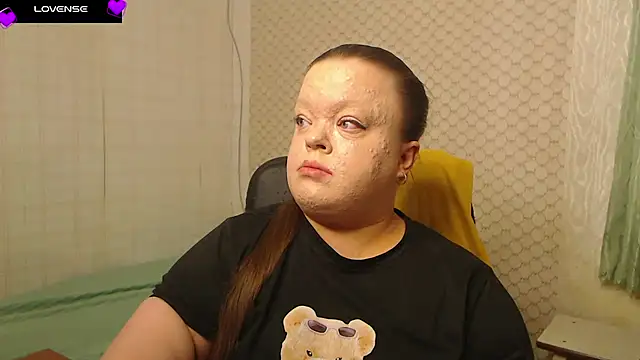 Janiffer MiMi online show from April 4, 2:12 pm