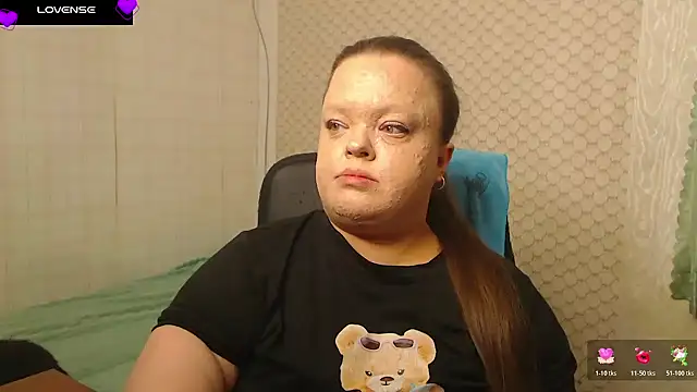 Janiffer MiMi online show from March 31, 3:58 pm