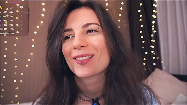 Holla Molly online show from January 15, 5:22 am