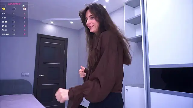 Holla Molly online show from March 19, 5:51 am