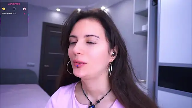 Holla Molly online show from March 18, 5:32 am