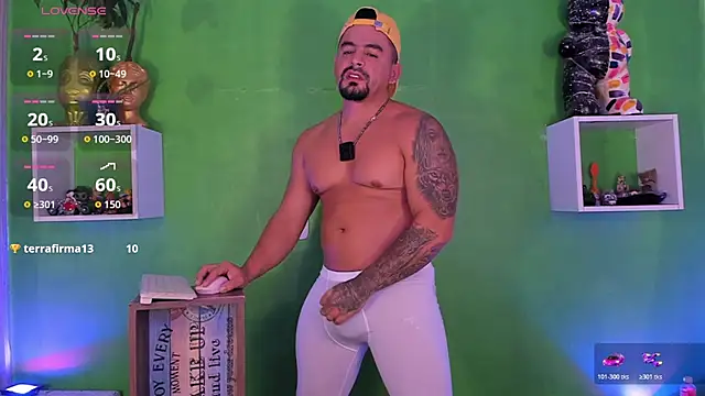 Snapshot of Ricardo_1998 chatting on November 10, 2:49 am Ricardo 1998 online show from November 10, 2:49 am