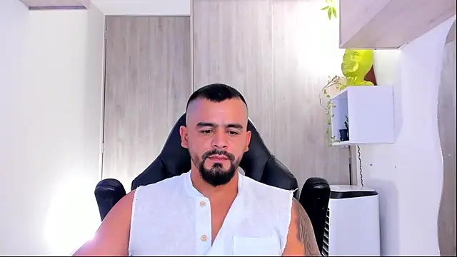 Snapshot of Ricardo_1998 chatting on March 18, 1:13 am Ricardo 1998 online show from March 18, 1:13 am