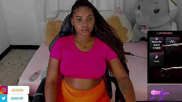 HollyJorda online show from March 11, 7:25 pm