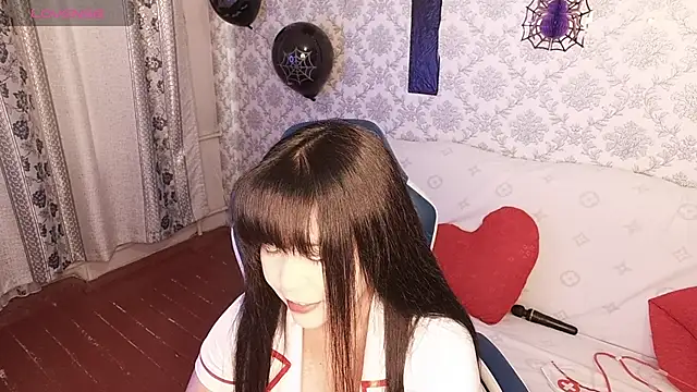 Snapshot of MissValday chatting on October 24, 5:17 am MissValday online show from October 24, 5:17 am