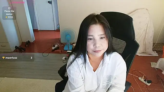 Snapshot of MissValday chatting on July 13, 8:46 am MissValday online show from July 13, 8:46 am