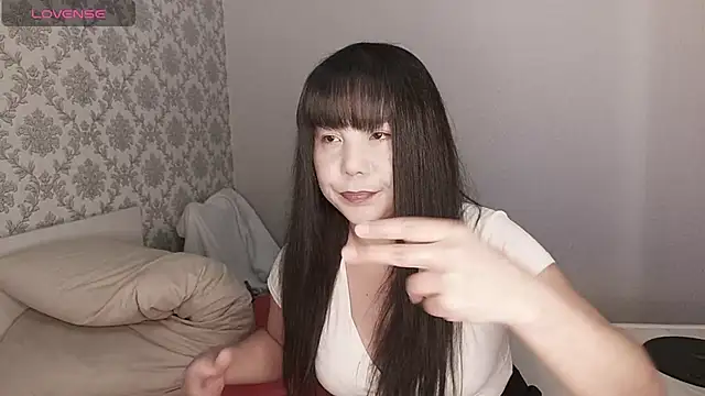 Snapshot of MissValday chatting on November 27, 5:30 am MissValday online show from November 27, 5:30 am