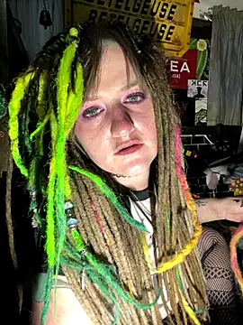 Snapshot of 1-800-FUCKYOU chatting on October 22, 8:47 am 1-800-FUCKYOU online show from October 22, 8:47 am