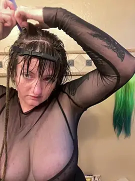 Snapshot of 1-800-FUCKYOU chatting on October 4, 9:49 pm 1-800-FUCKYOU online show from October 4, 9:49 pm