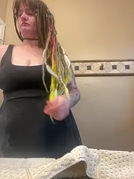 Snapshot of 1-800-FUCKYOU chatting on October 12, 5:47 pm 1-800-FUCKYOU online show from October 12, 5:47 pm