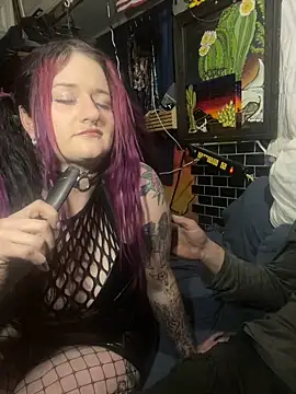 Snapshot of 1-800-FUCKYOU chatting on January 19, 7:46 am 1-800-FUCKYOU online show from January 19, 7:46 am