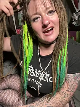 Snapshot of 1-800-FUCKYOU chatting on November 27, 6:14 am 1-800-FUCKYOU online show from November 27, 6:14 am