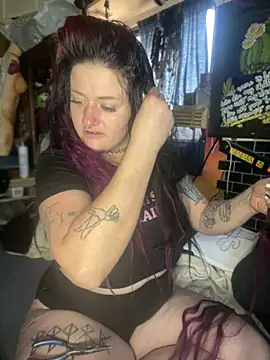 Snapshot of 1-800-FUCKYOU chatting on January 4, 8:16 pm 1-800-FUCKYOU online show from January 4, 8:16 pm