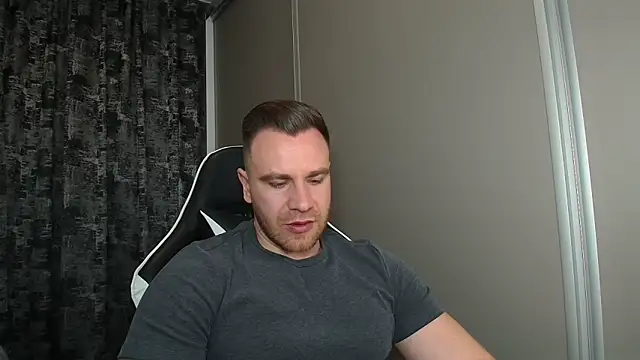 Thori92 online show from March 12, 5:50 pm