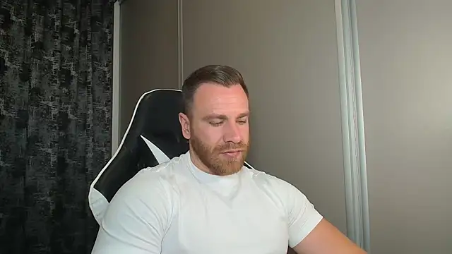 Snapshot of Thori92 chatting on June 14, 1:34 pm Thori92 online show from June 14, 1:34 pm