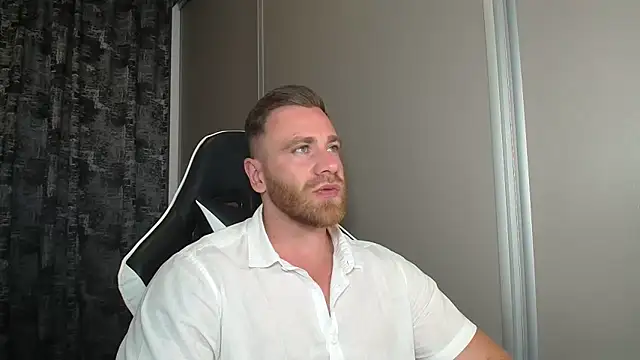 Snapshot of Thori92 chatting on June 21, 7:19 pm Thori92 online show from June 21, 7:19 pm