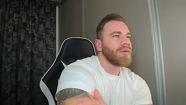 Thori92 online show from November 30, 9:15 pm