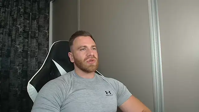 Snapshot of Thori92 chatting on June 20, 3:39 pm Thori92 online show from June 20, 3:39 pm