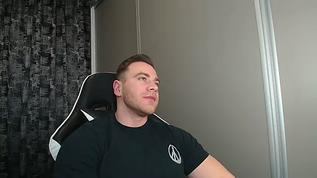 Thori92 online show from April 4, 3:29 pm