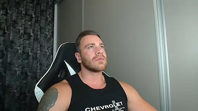 Snapshot of Thori92 chatting on July 13, 6:40 pm Thori92 online show from July 13, 6:40 pm